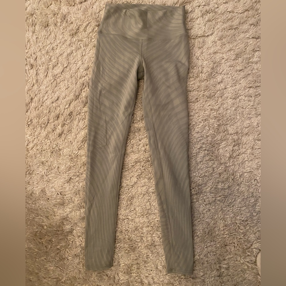 Selling Alo leggings